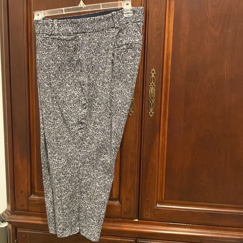 Lane Bryant the alley navy and white cropped dress pants, size 20